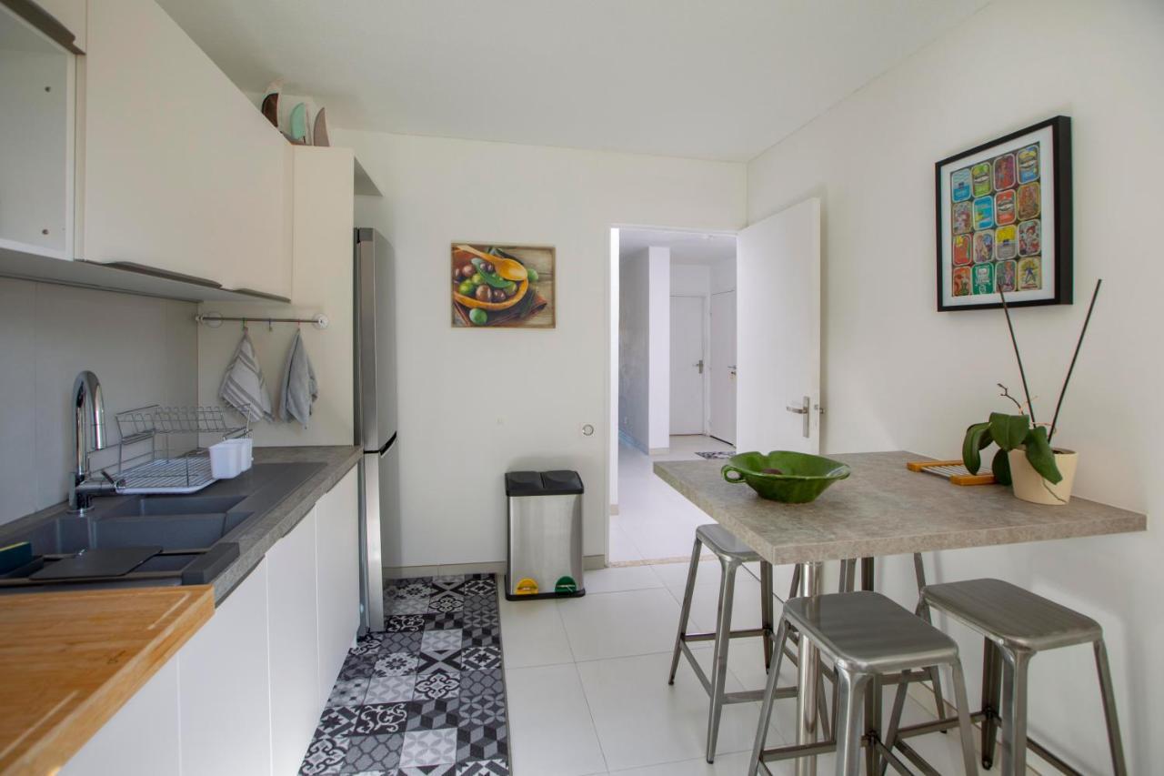 Appartement T3 Traversant Residence Standing Garage Et Piscine Exterieure Gratuits Sete Luaran gambar