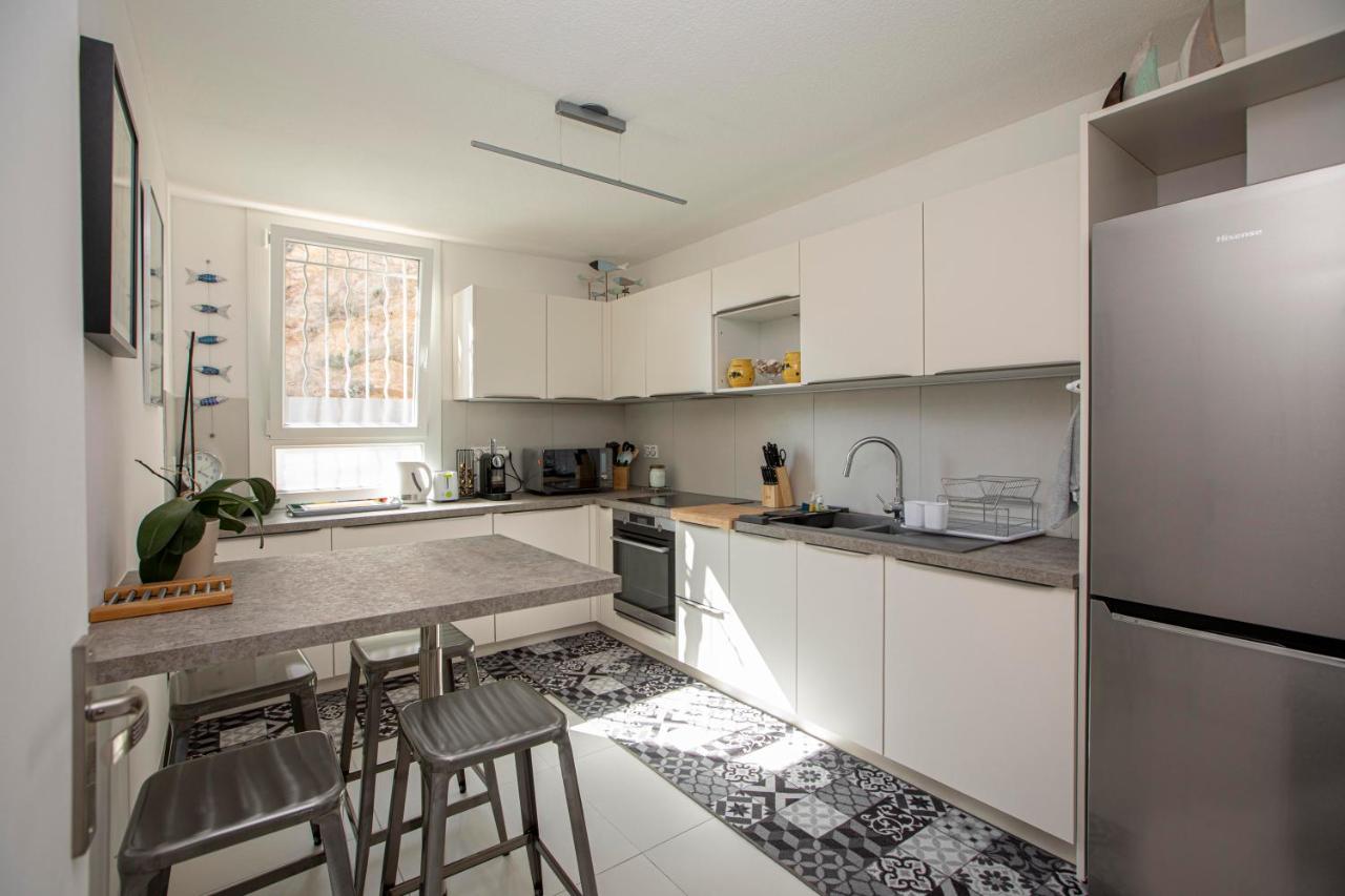 Appartement T3 Traversant Residence Standing Garage Et Piscine Exterieure Gratuits Sete Luaran gambar