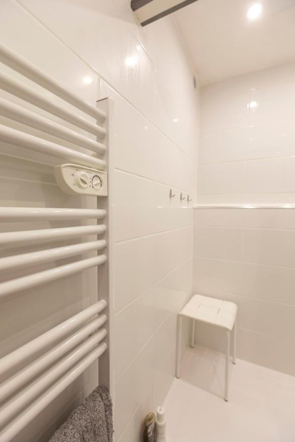 Appartement T3 Traversant Residence Standing Garage Et Piscine Exterieure Gratuits Sete Luaran gambar