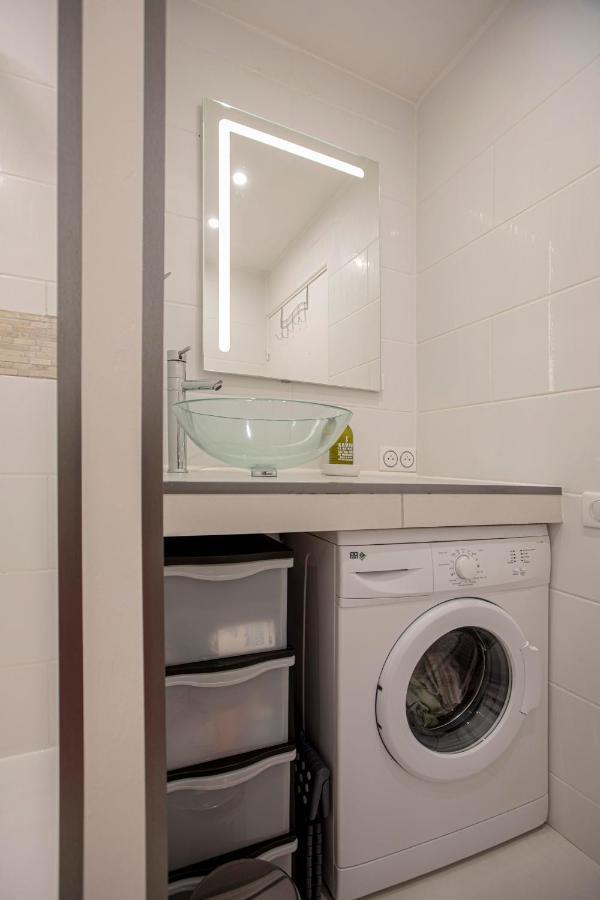 Appartement T3 Traversant Residence Standing Garage Et Piscine Exterieure Gratuits Sete Luaran gambar