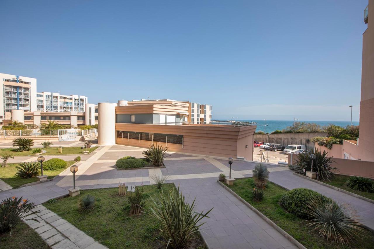 Appartement T3 Traversant Residence Standing Garage Et Piscine Exterieure Gratuits Sete Luaran gambar