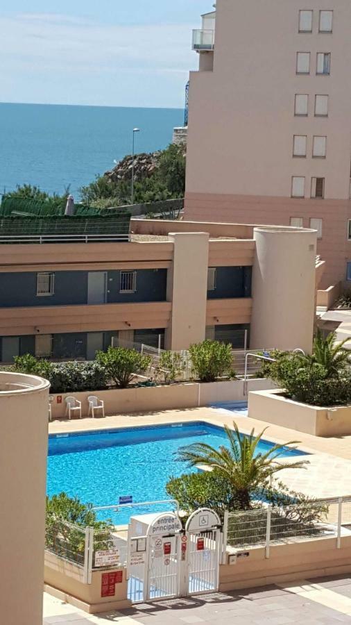 Appartement T3 Traversant Residence Standing Garage Et Piscine Exterieure Gratuits Sete Luaran gambar