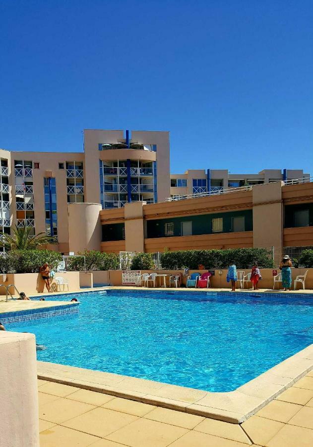 Appartement T3 Traversant Residence Standing Garage Et Piscine Exterieure Gratuits Sete Luaran gambar